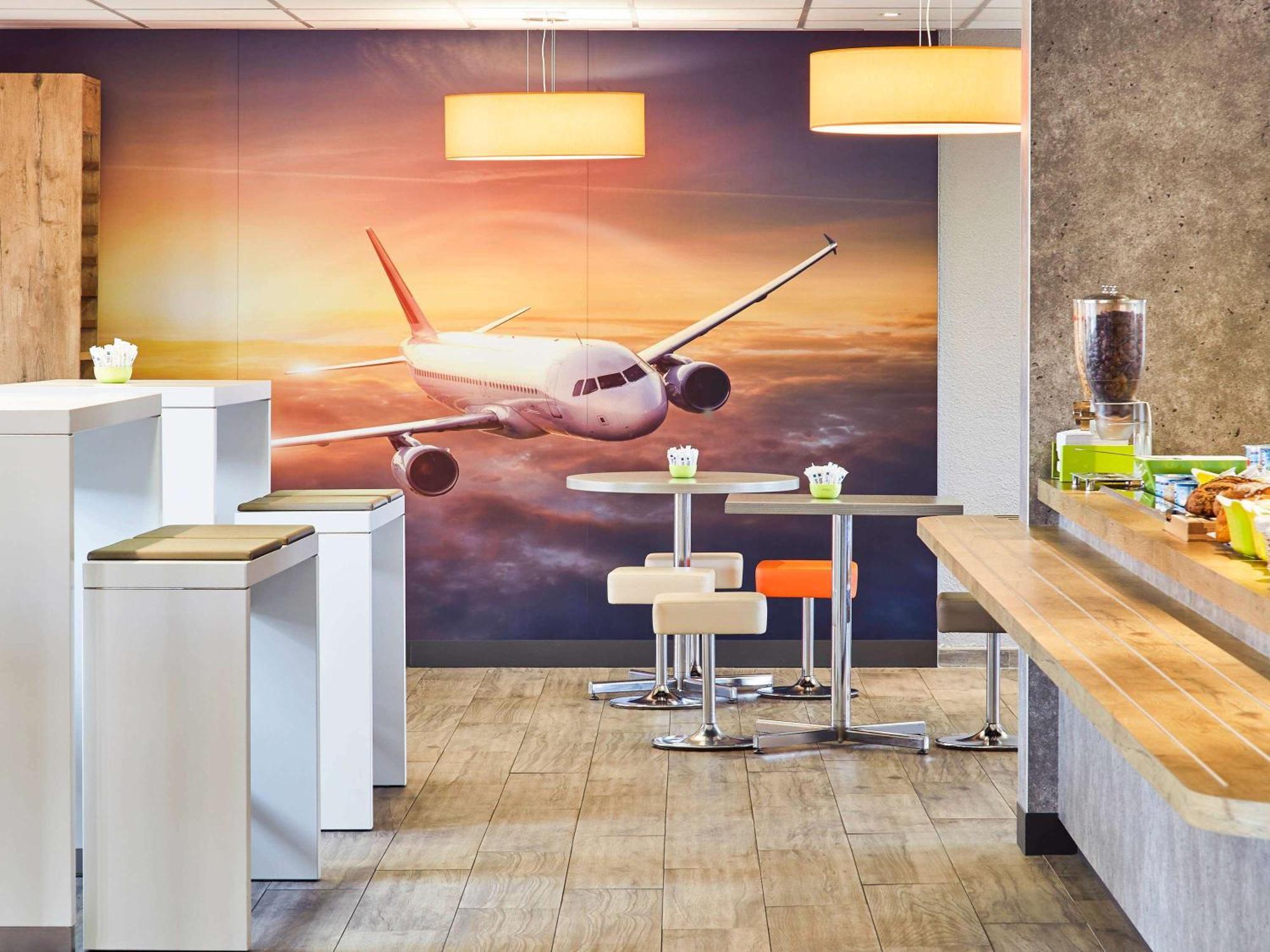 Ibis Budget Marseille Aeroport Provence فيتروي المظهر الخارجي الصورة